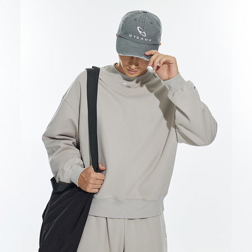 OMG运动 【挺阔不起球】圆领印花卫衣春秋季长袖外套上衣套头衫 商品图3