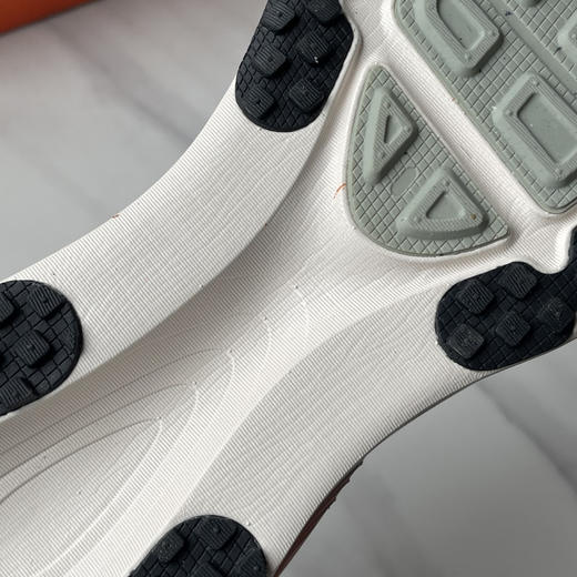 点此购买 耐克Vomero 18男女情侣款复古慢跑鞋 98 340416 商品图14