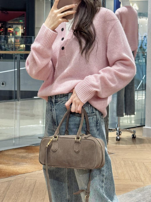 【高品质私服】【MC假两件粉色毛衣】宽松落肩版型，温柔显气质，假两件设计增加层次感G1657-CC【无标出货 介意慎拍】 商品图1