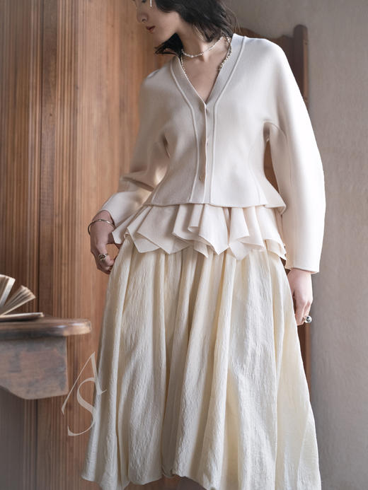 Ashlyn 象牙色Henry羊毛雕塑针织开衫 商品图3