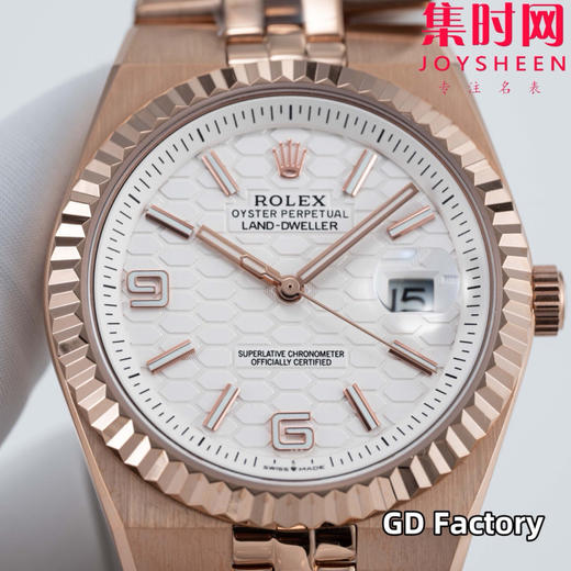 劳力士新款陆使型系列 全玫金透底 五珠带 男士腕表
搭载进口西铁城 商品图1