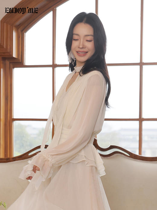 【门店同款】ENJOY春季“柔光芳序”甜美柔雾飘带上衣 169259579 商品图3