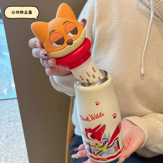 【带防伪标签】疯狂动物城儿童保温杯女生日新年礼物高颜值水杯便携学生背带上班 商品图2