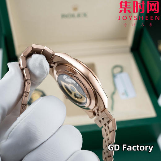 劳力士新款陆使型系列 全玫金透底 五珠带 男士腕表
搭载进口西铁城 商品图4