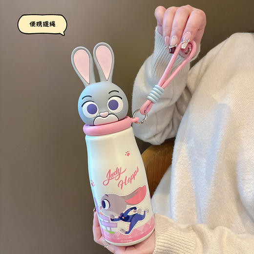 【带防伪标签】疯狂动物城儿童保温杯女生日新年礼物高颜值水杯便携学生背带上班 商品图3
