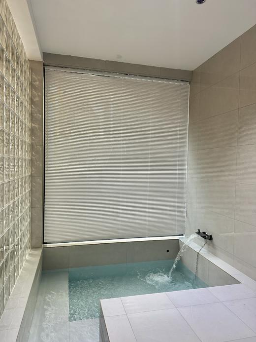 【觅趣·冬日限定】2299元=4房温泉私汤小院，送2餐，住宿+早餐+晚餐（柴火鸡）冬日壁炉烤火、冬季挖笋，K歌、草坪、近鱼凫湿地、海窝子古镇、通济花海，临溪靠山，开启童话自然之旅-彭州291号院gl 商品图12