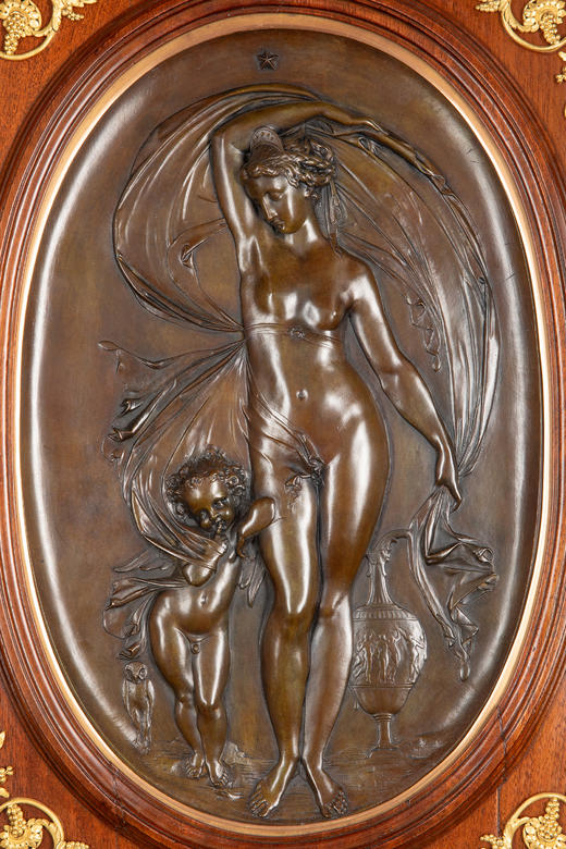 【已售】独角鹿西洋古董19世纪法国出品卷叶纹铜鎏金精雕装饰硬木画框古典神话主题青铜浮雕壁挂画一对 商品图3