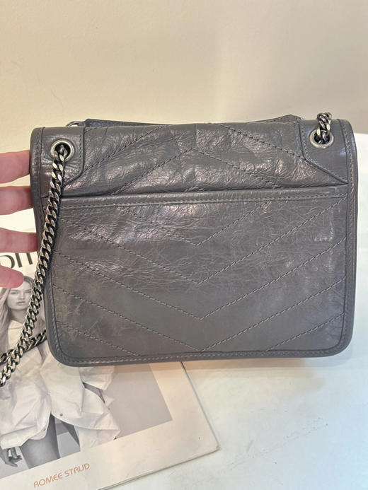 YSL Niki 小号 灰色 D扣 油蜡牛皮 斜挎包 商品图1