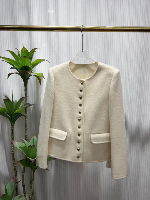 NEW IN❤️❤️❤️ 金扣羊绒羊毛外套 尺码：M.L（禁止水洗） 商品图6