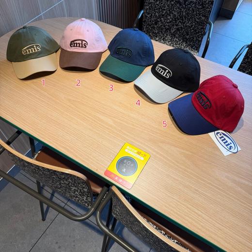 点此购买 emis男女款刺绣棒球帽 340423 商品图0