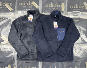 原单正品 MONTBELL 美山拼色羊羔绒夹克外套
男女同款 胸前口袋和刺绣小标 仿真羊羔绒 质感很好 保暖到位 可外穿可内搭 适合秋冬和各项户外运动 
两色 尺码S - XL