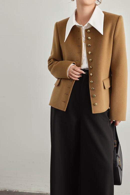 NEW IN❤️❤️❤️ 金扣羊绒羊毛外套 尺码：M.L（禁止水洗） 商品图3