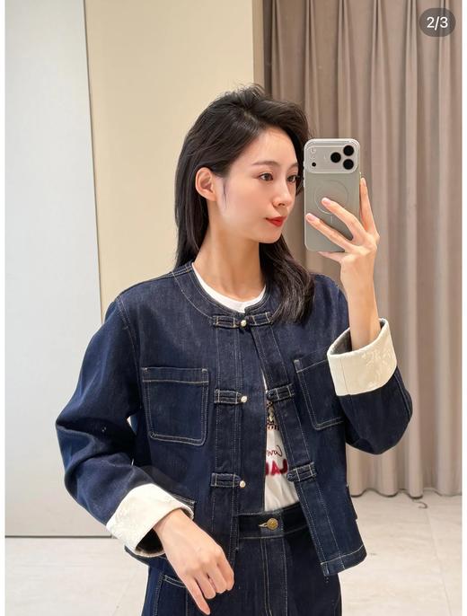 一店k 牛仔遇见盘扣，国风DNA动了！小个子天菜！26年早春中式圆领短款盘扣牛仔外套！可飒可雅太戳我了！ 商品图8