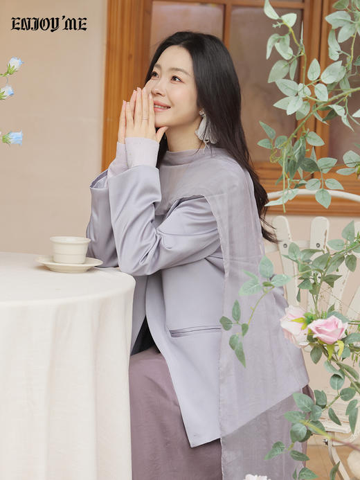 【门店同款】ENJOY春季“柔光芳序”气质光感西装外套 169257186 商品图2