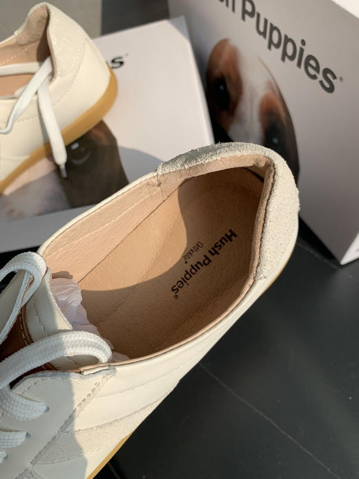 点此购买 Hush puppies暇步士女士复古德训鞋小白鞋女休闲鞋 dx 340396 商品图9