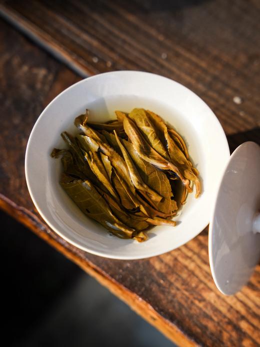 【金豆龙珠】2024年冰岛古树茶，不在担心吃太多，过年的必备金豆，一口冰岛甜，化作新年团圆时。210克/罐，两罐赠手提袋 商品图1