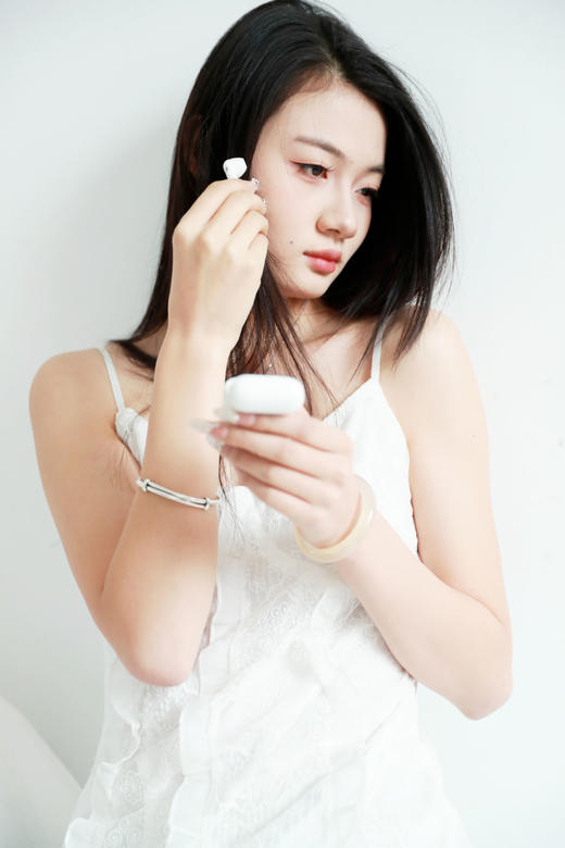 颜值与高性能同在，入耳式耳机。三代目降噪无线蓝牙耳机E012788 商品图11