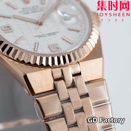 劳力士新款陆使型系列 全玫金透底 五珠带 男士腕表
搭载进口西铁城 商品图5