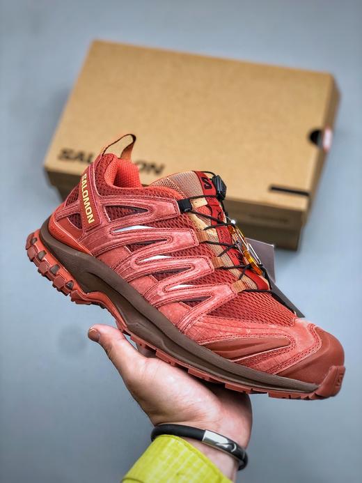 点此购买 萨洛蒙Salomon XA PRO 3D马年限定红棕配色男女款徒步减震跑步鞋 98 340412 商品图1