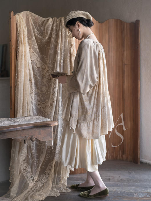 Mutedance 浅茶色真丝提花拼接外套 商品图3