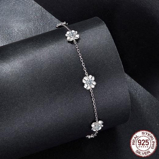 【情人节礼物❗️小众不撞款】新款四叶草莫桑石手链 简约百搭少女心s925纯银幸运手链。jc 商品图2