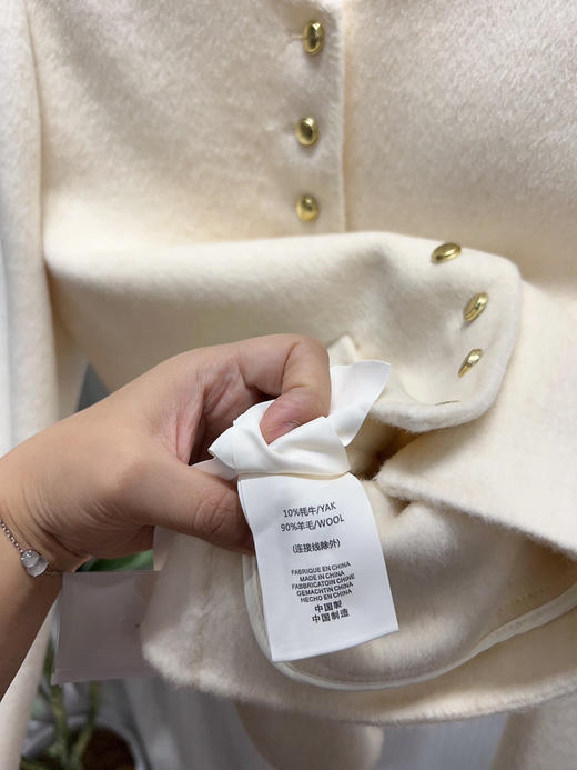 NEW IN❤️❤️❤️ 金扣羊绒羊毛外套 尺码：M.L（禁止水洗） 商品图11