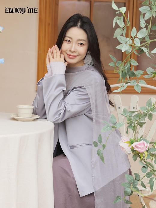 【门店同款】ENJOY春季“柔光芳序”气质光感西装外套 169257186 商品图3