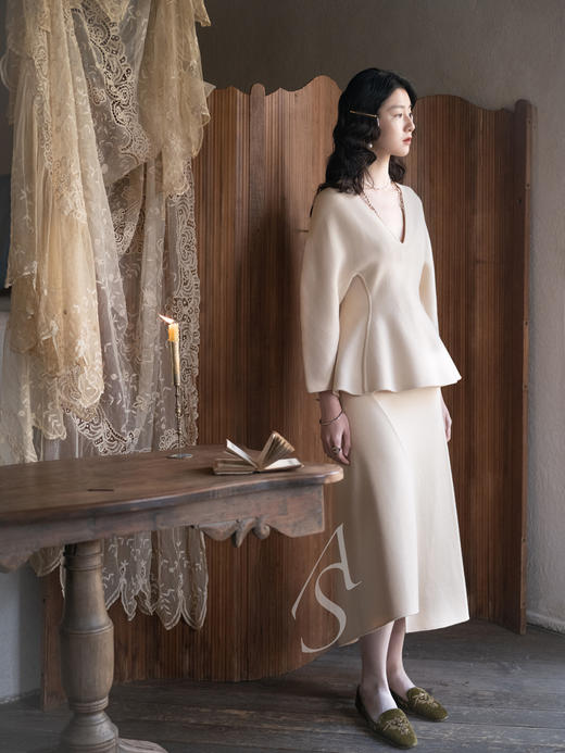 Ashlyn 奶油色/黑色Henry V领羊毛雕塑上衣 商品图7