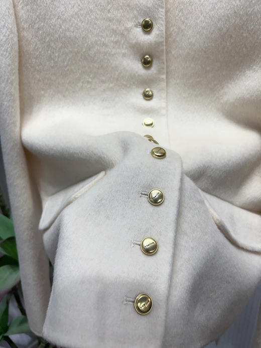 NEW IN❤️❤️❤️ 金扣羊绒羊毛外套 尺码：M.L（禁止水洗） 商品图10