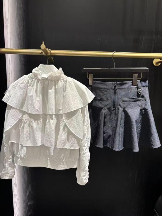 St家新款斗蓬式女士防风外套两件套来啦！🇰🇷贸易商订单❗️海报主推款，上身显白显干净！！白色很百搭，很高级色！这件好穿又好看！很特别的设计，两层可取，超级无敌好穿！ 商品图1