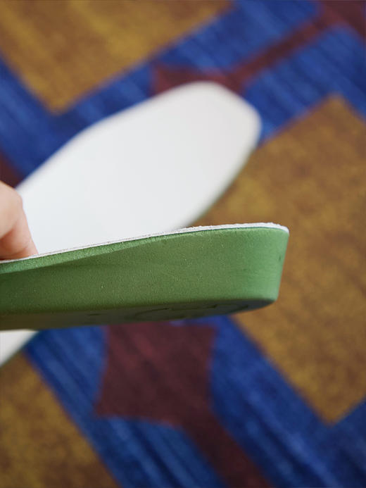 【好看到犯规的爱马家同款猪鼻子情侣休闲鞋】 72小时内发货 头层牛皮+头层羊皮双料组合  独家定制纱丁三防材质  上脚透气不闷  高弹猪皮鞋垫光脚穿也没压力  活力减龄~ 商品图7