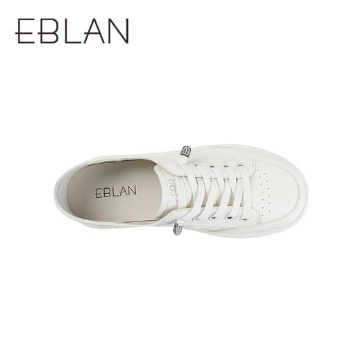 【上新】伊伴2026春季经典简约版型百搭一脚蹬厚底小白鞋B26189570 商品图2