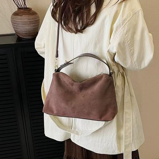 【梌野生】麂皮绒Hobo饺子包｜时尚百搭又能装，越背越离不开 商品图3