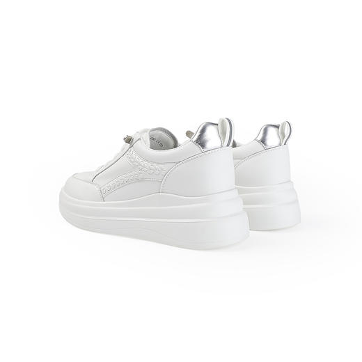 【上新】伊伴2026春季时尚编织设计休闲百搭增高小白鞋B26189560 商品图5