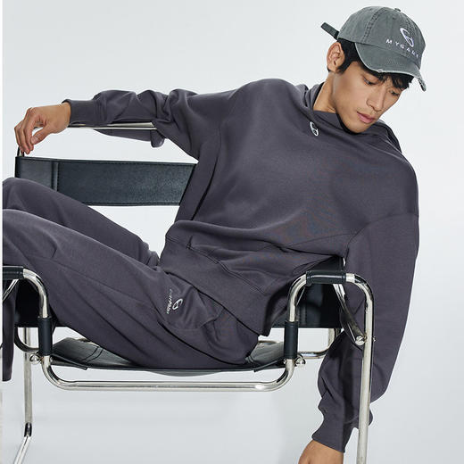 OMG运动 秋冬季连帽卫衣男款落肩套头衫短款休闲外套潮牌高级感 商品图4