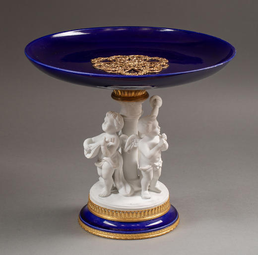 独角鹿西洋古董19世纪末法国出品小天使造型素胎瓷雕装饰花卉主题铜鎏金精雕嵌深蓝釉瓷盘高脚果樽 商品图1