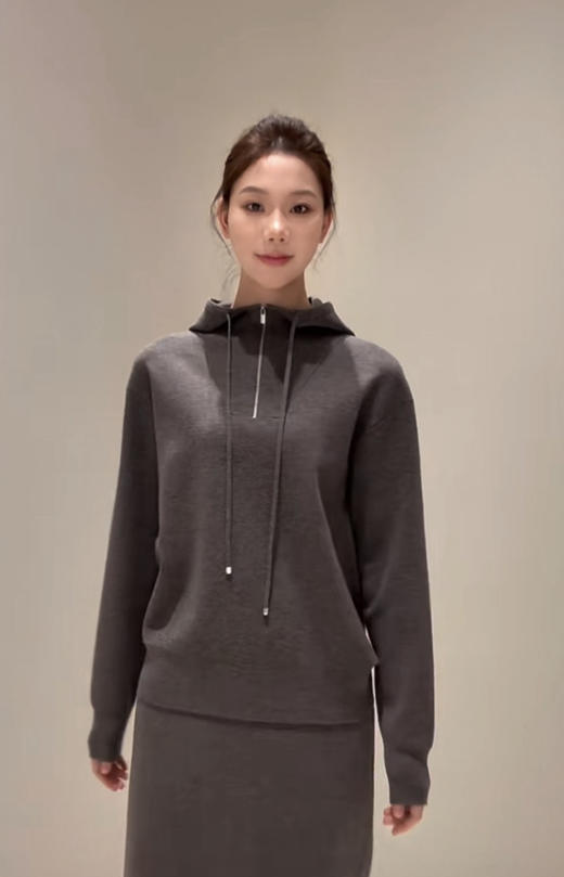 128-1 渠道圆正 松弛优雅高级 小禾女士三色半拉链帽衫 商品图6