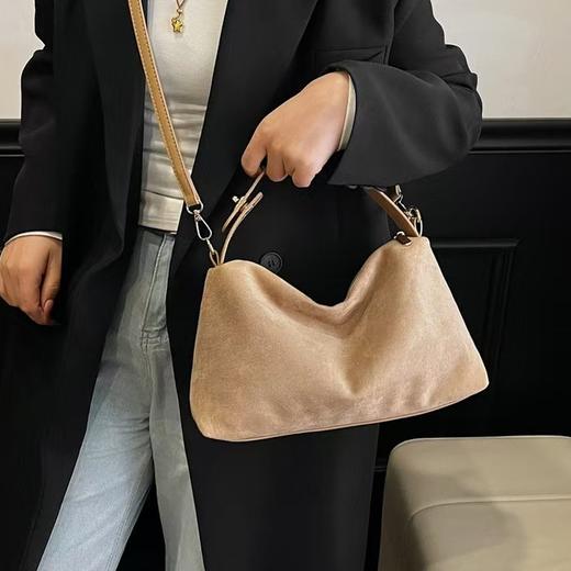 【梌野生】麂皮绒Hobo饺子包｜时尚百搭又能装，越背越离不开 商品图4