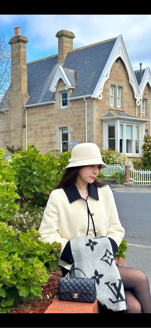 Chanel 24A CF 大mini 羊皮 黑金 手提款 斜挎包 商品图2