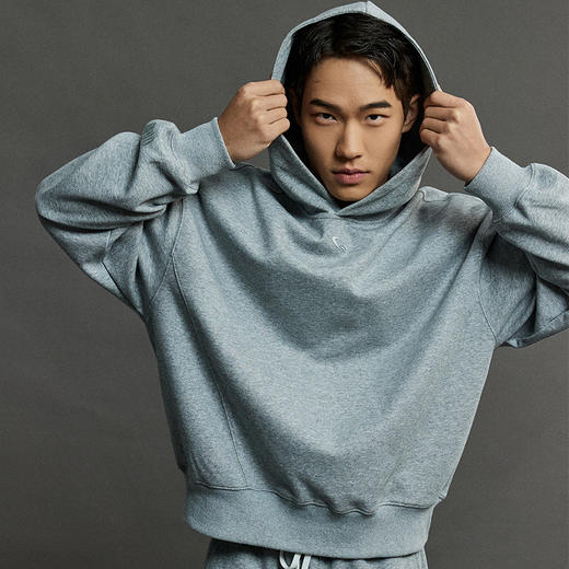 OMG运动 秋冬季连帽卫衣男款落肩套头衫短款休闲外套潮牌高级感 商品图3