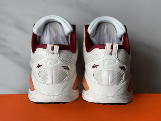 点此购买 耐克Vomero 18男女情侣款复古慢跑鞋 98 340416 商品图6