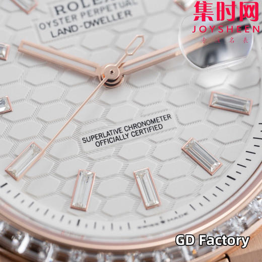 劳力士新款陆使型系列 全玫金透底 五珠带 男士腕表
搭载进口西铁城 商品图4