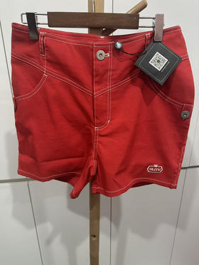 全新百乐图女士短裤M码秒杀价68元