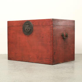 红漆箱子