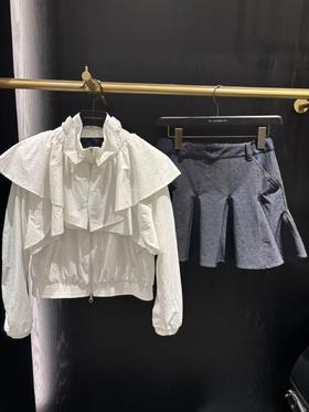 St家新款斗蓬式女士防风外套两件套来啦！🇰🇷贸易商订单❗️海报主推款，上身显白显干净！！白色很百搭，很高级色！这件好穿又好看！很特别的设计，两层可取，超级无敌好穿！