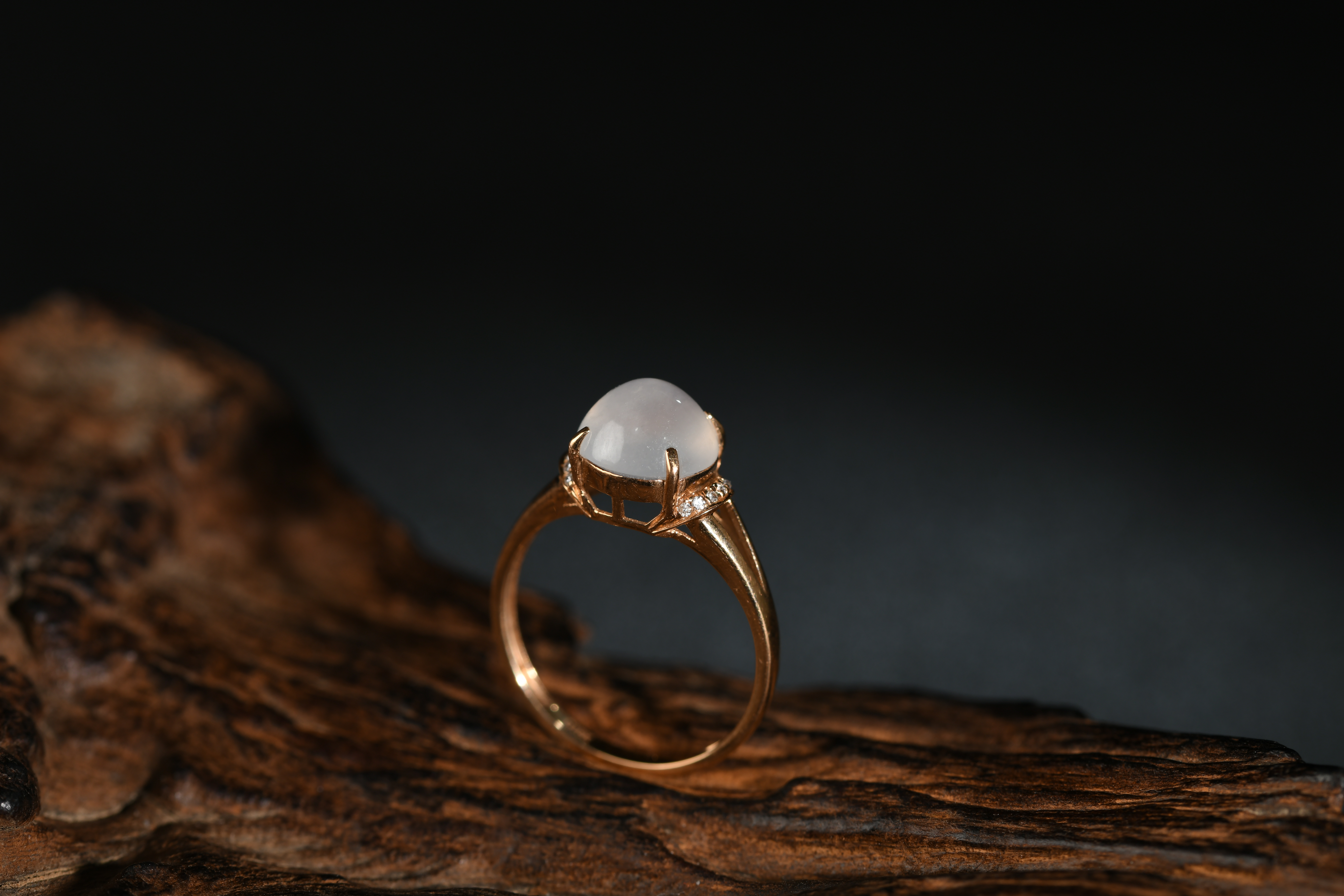 金镶玉露——18k金钻石翡翠戒指