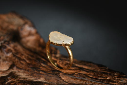 玉蝶衔金——蝴蝶和田玉戒指 商品图0