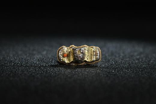 鎏金望海——唐银鎏金海兽戒指 商品图1