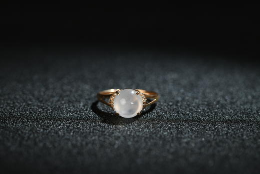 金镶玉露——18k金钻石翡翠戒指 商品图2