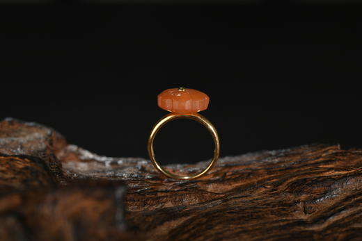 八韵璇华——清瓜棱南红玛瑙戒指 商品图2